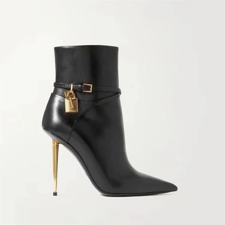 Valeria Boot